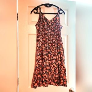 Old Navy floral, fit and flare, ruffled bottom, smocked back dress size large